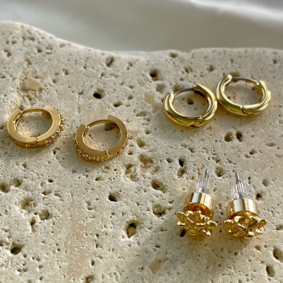 Chic Gold Hoop and Stud Earrings Set - Picture 2 of 5